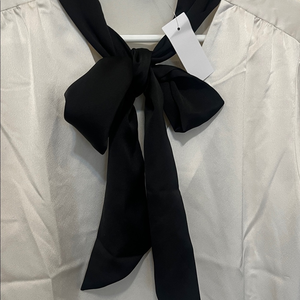 Ann Taylor Factory Elegant Black and White Top - Picture 2 of 5